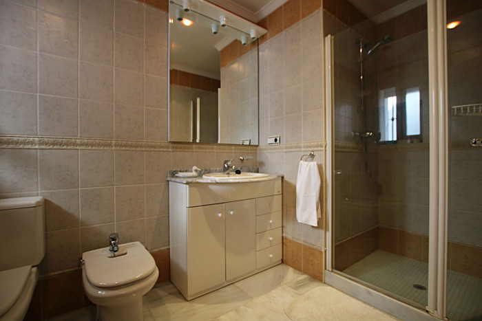 Qlistings House - Villa in El Chaparral, Costa del Sol image 8